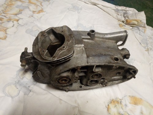 Jawa 125 typ - typ, motorgehäuse